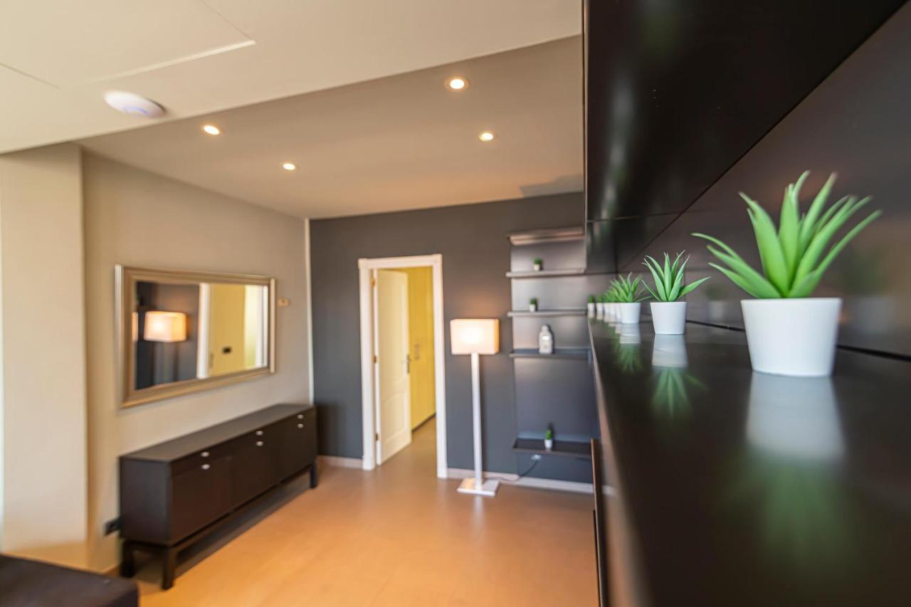 Luxury Holidays Suites, Playa De Los Cristianos Los Cristianos  Eksteriør bilde